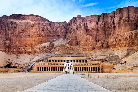 Hurghada to Luxor Overnight with Tutankhamun's Tomb Entry F