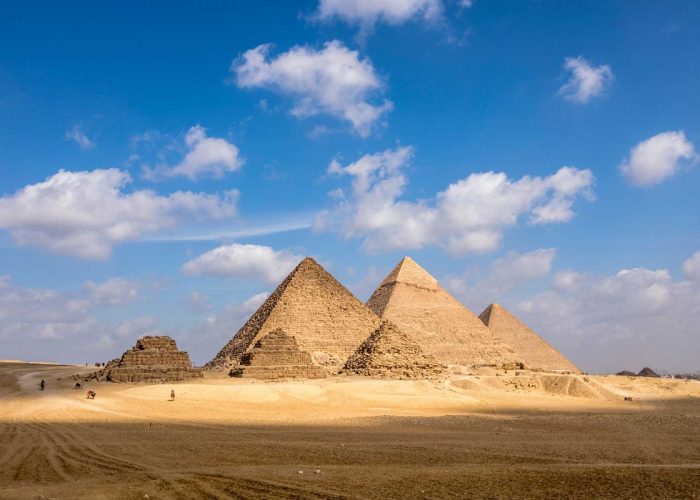 pryamids-of-giza-egypt-VIRTUALWALKS0420-117f16da37874bd281d62baa58060917